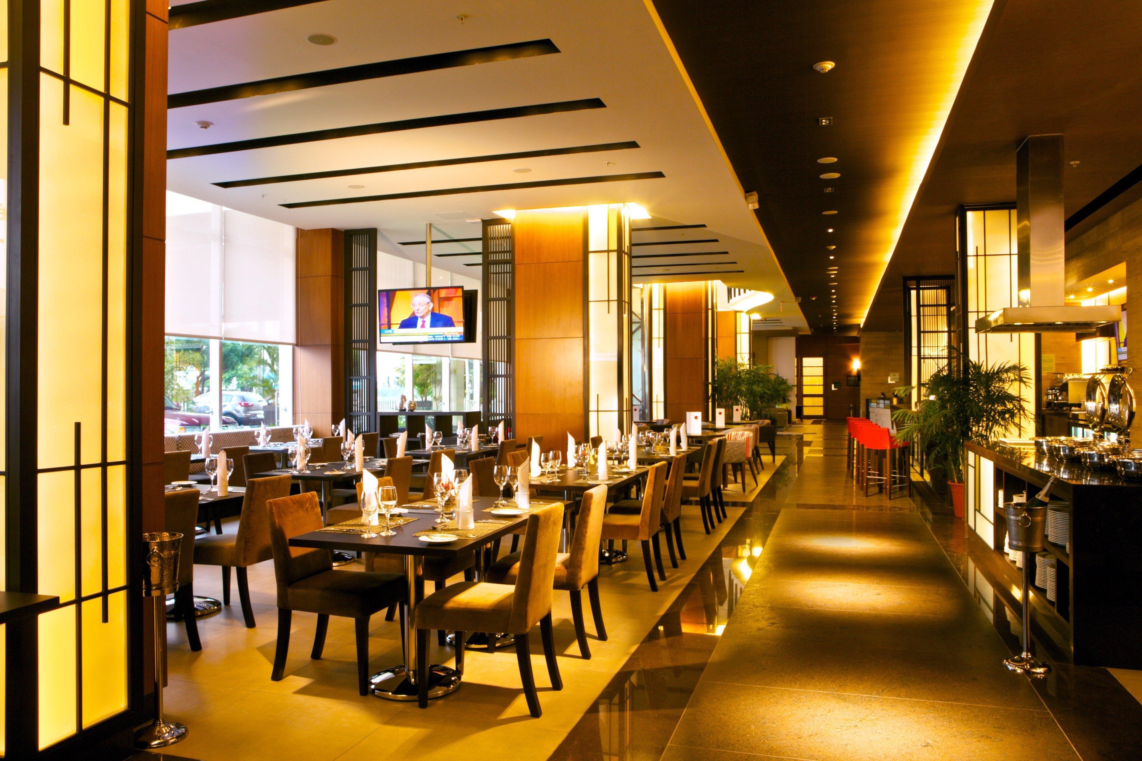 홀리데이 인 과야킬 에어포트 호텔 외부 사진 The interior of the restaurant