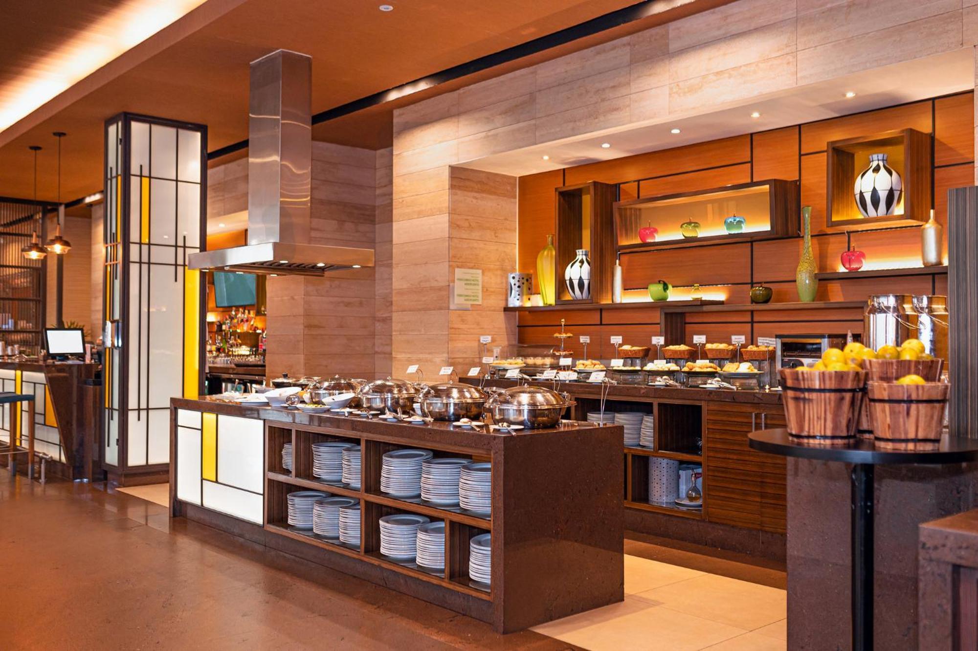 홀리데이 인 과야킬 에어포트 호텔 외부 사진 The buffet at the hotel