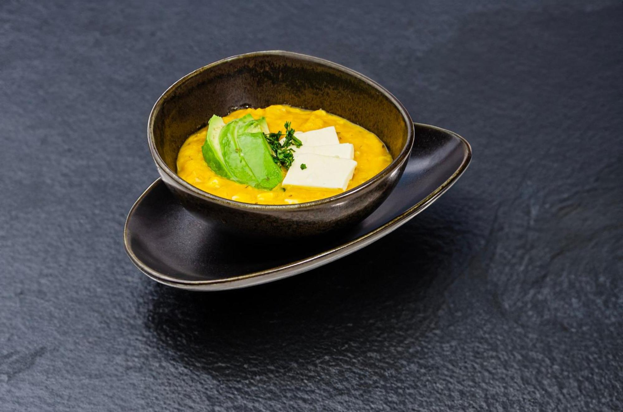 홀리데이 인 과야킬 에어포트 호텔 외부 사진 A bowl of Japanese-style avocado